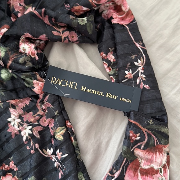 Rachel Roy, mid length long, sleeved dress with textured detail BNWT - Picture 4 of 5